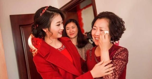 老两口|有女儿的家庭不再“吃香”了,未来会面临4个问题,令人扎心