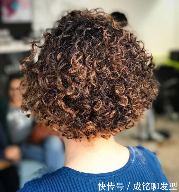 打理 60岁后最不适合的三个发型,第一个显老,第二个没女人味,莫踩雷