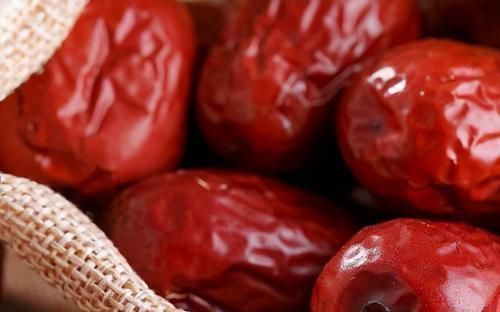 红枣|冬天不妨多吃3种食物,补充营养、淡化皱纹,好吃又不贵!