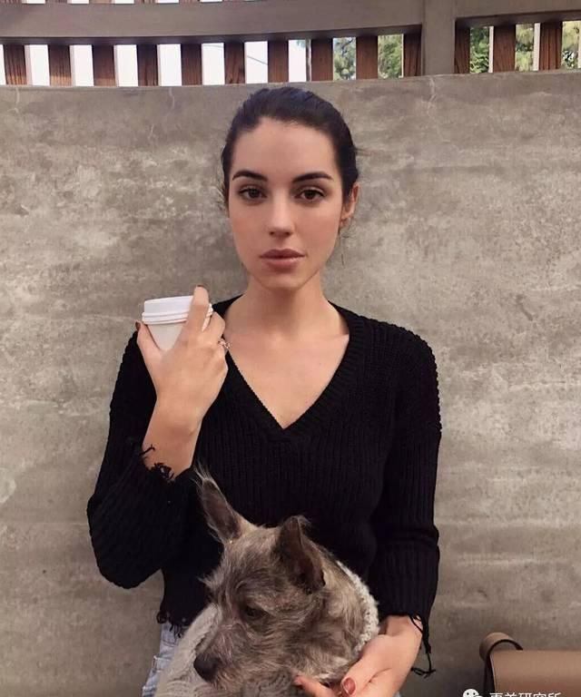 极限|比人间香奈儿还贵的真公主,她突破了人类侧脸美极限