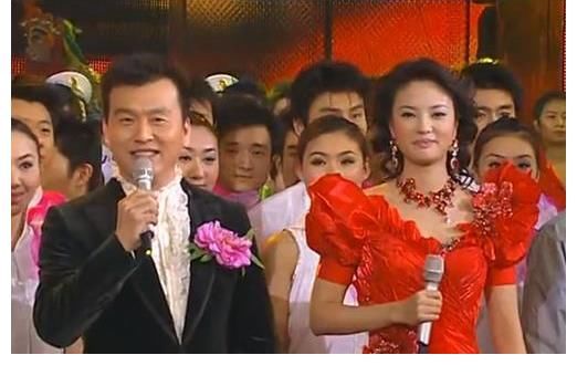 劉芳菲|2007春晚“黑色三分鐘”堪稱連環(huán)撞，誰第一個(gè)失誤？主持搞笑