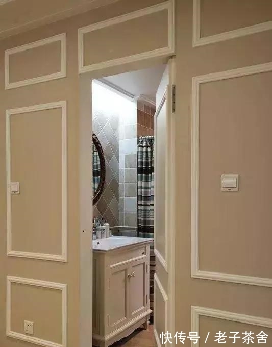 旋转式|不顾家人反对,卫生间装上隐形门,完工后效果成功让他们都闭上嘴