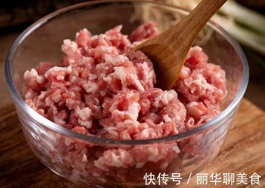 调料|做肉馅时,调料别乱放,谨记3不放,肉馅又鲜又香,咬一口直爆汁