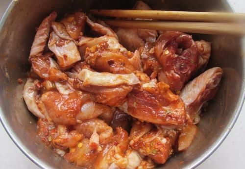 鲜嫩|天热就要多吃蒸菜，这菜蒸一蒸就好，鲜嫩到流口水，好吃停不下筷