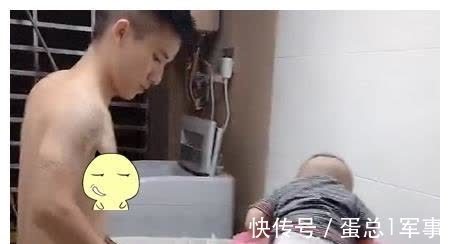 潘多拉|“最卖力奶爸”洗衣带娃两不误走红,萌娃蹲在桶里实力“监工”