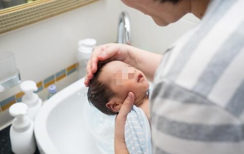 父母|孩子如果有这些表现,有可能是情商低,父母们要及时纠正