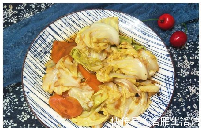 配菜|炒包菜时,多加1样配菜,味道更好营养高,孩子老人都爱吃