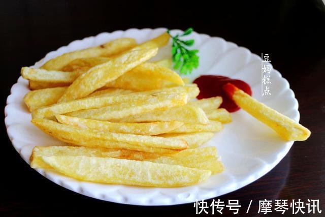 教你自制正宗炸薯条，4块钱做2大盘，酥脆香软，口感不输肯德基