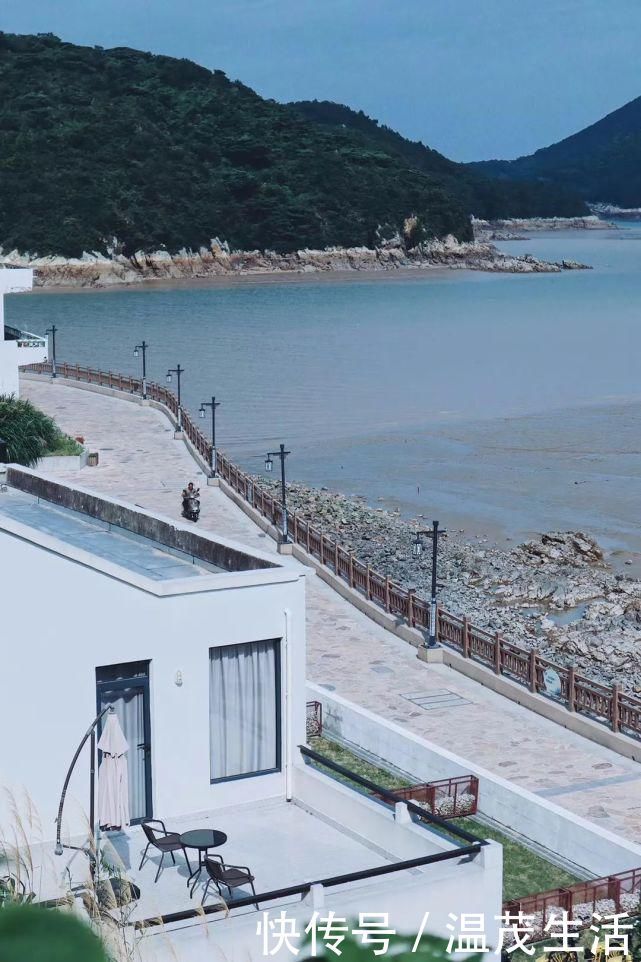 vill北纬30°最美沿海公路，开渔季放肆吃海鲜，比热门海岛更值得去