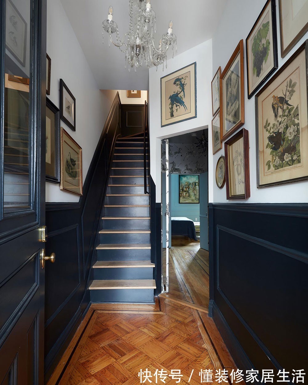 岛台|95㎡老房花5万简单改造下,客厅去电视化加壁龛,做书架也不错