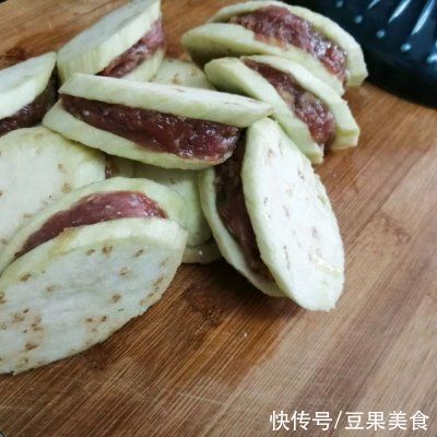 香酥炸茄盒--丰富餐桌味|#不容错过的鲜美滋味#香酥炸茄盒--丰富餐桌味