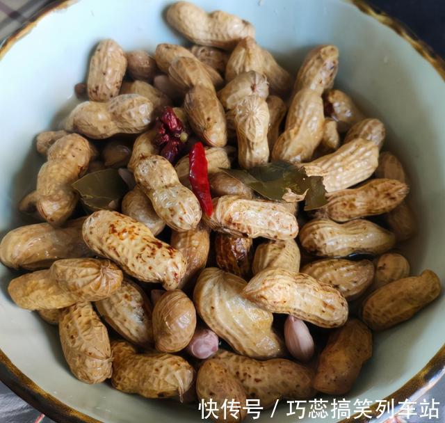入味|煮花生时，这4个要点要牢记，15分钟就煮好，咸香入味又解馋