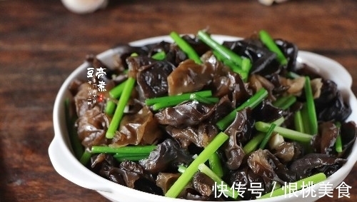 炒木耳|炒个木耳，噼噼啪啪响，锅要炸了一样，只需一个小窍门，就能解决