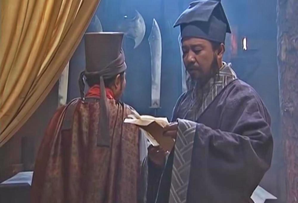 号称|挖坑埋了宋江还想全身而退,吴用号称智多星,出的主意咋这么馊?