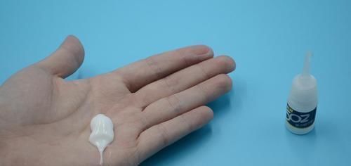 诀窍|手指被502胶水粘住怎么办?学会这诀窍,胶水立马融化,太实用了