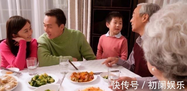 果果|孩子有这3种举动，说明孩子“情商低”，父母早纠正还来得及