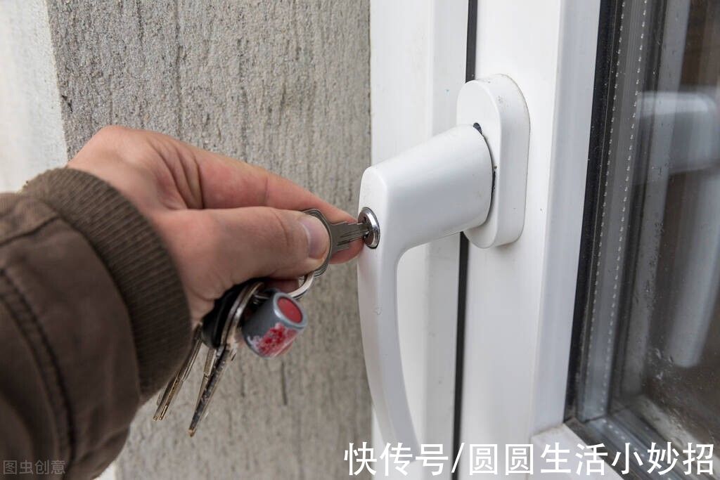 在钥匙上涂抹牙膏，太厉害了，很多人都不知道有啥用，看完涨知识