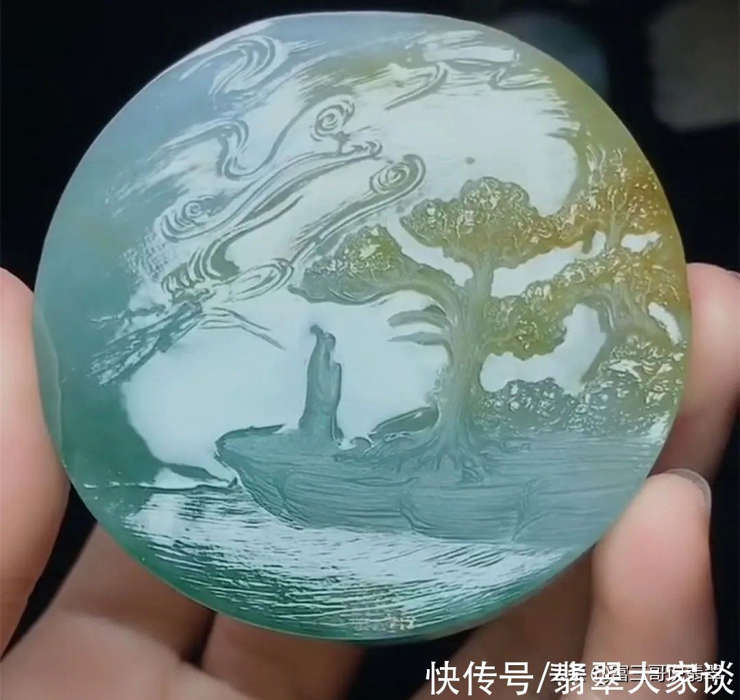 莲花@玉赏三色翡翠镯芯雕刻禅意圆牌,起货效果让人一见倾心