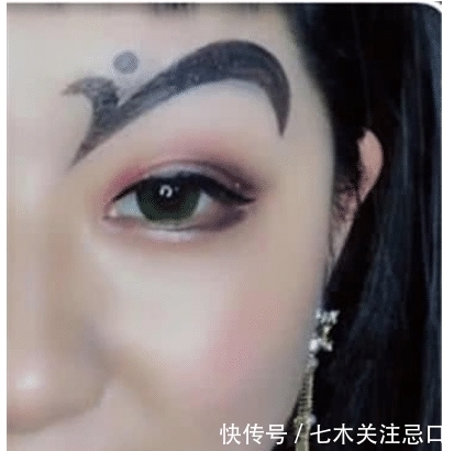 牌子|最近“大牌眉”火了!逃过了耐克,躲过了阿迪达斯,却被安踏笑哭