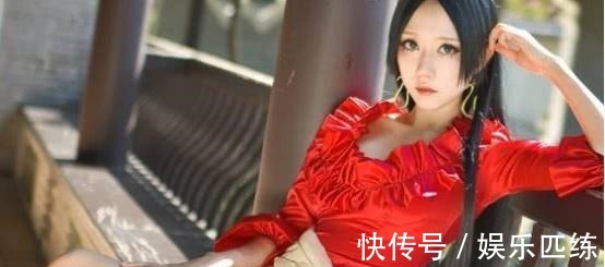 cospl海贼王真人版的几个女帝，霸气“真的露”，男生节制点！