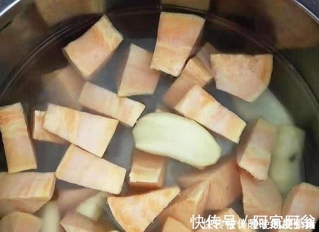 湿气|红薯和它一起煮，早晚吃一点，排出体内宿便、湿气，腰肢变瘦了