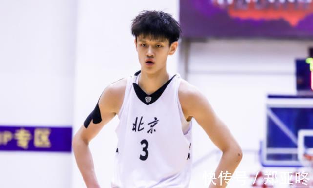 nb曾凡博上場時間迎新高此人卻連CBA都打不了 球迷:首鋼毀人不倦