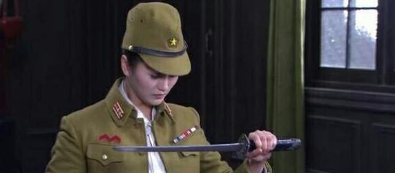 |搞笑外国人:吃货必备小妙招!偷吃零食还不被爸妈发现的技巧