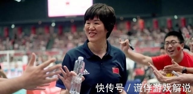 竞技体育|央视新频道播放郎平画面,女排主帅至今仍未定下,排协骑虎难下