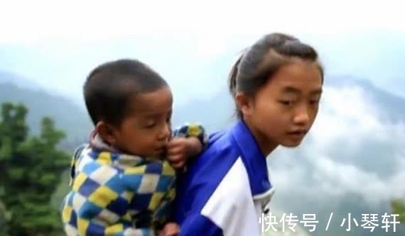 《变形计》“神仙妹妹”梁小友高二辍学后成网红,浓妆直播惹众议