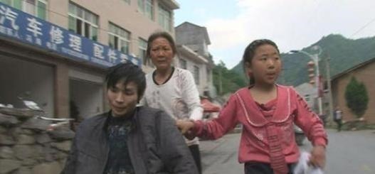 公主病|女孩因《變形計(jì)》染上公主病，回村后鬧著要“富爸爸”，讓人唏噓！