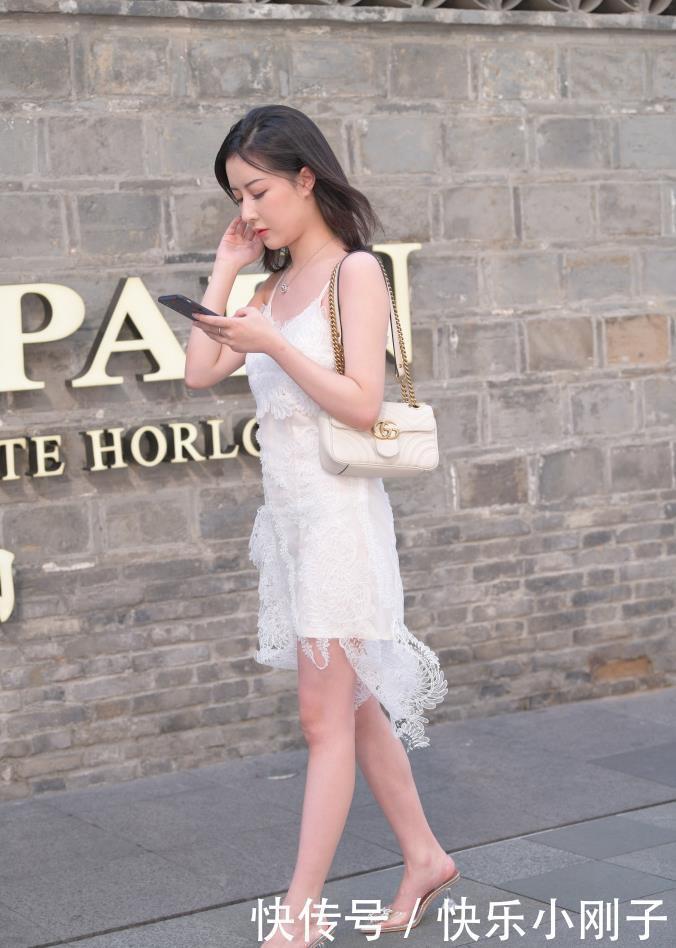 仙女裙|非常自信的气质美女,不说话就感觉非常高贵,女人味普通人比不了