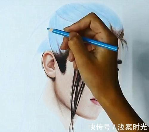 脖子#美术生彩铅绘“魏无羡”,画完脖子的那一刻,小飞侠:真实!