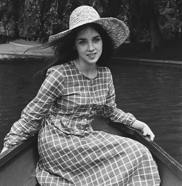 她曾被美国《人物》杂志评选为"全球最美丽50人"之一,就连苏菲·玛索