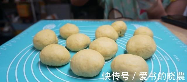 做法|蜂蜜小面包,不仅口感好,做法也简单,而且一口气还做了不同造型!