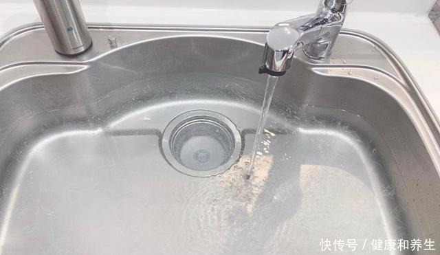 下水|我家下水口从未堵过,只因我每月用热水冲一次,拆开跟新的一样!