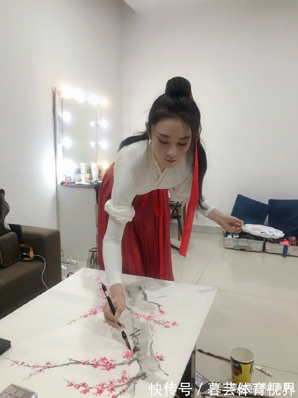 国画#张馨予国画居然画得这么好,真是人美又有才艺