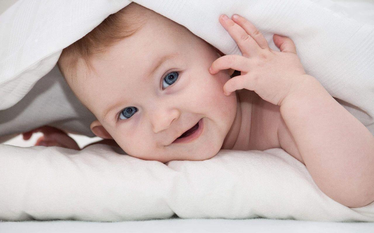 父母|女孩名字中有几类字眼,说明父母多半重男轻女,有一类让人意外