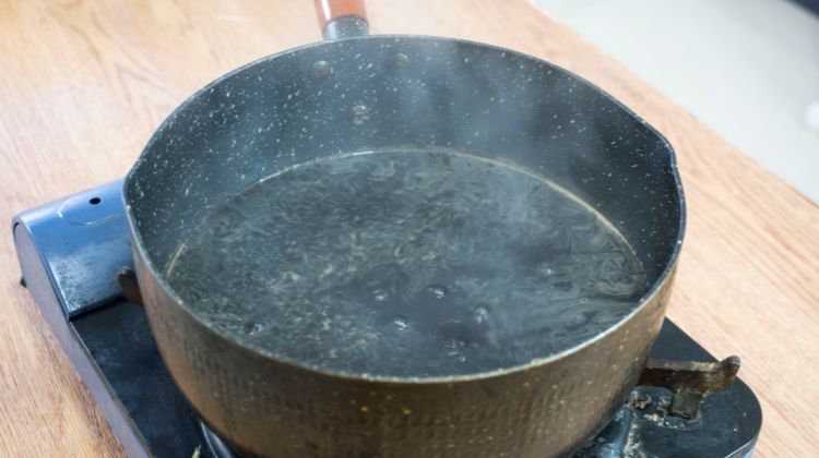 泡腊八蒜用什么醋？教你3个技巧，1晚变绿，酸辣爽脆，放1年不坏