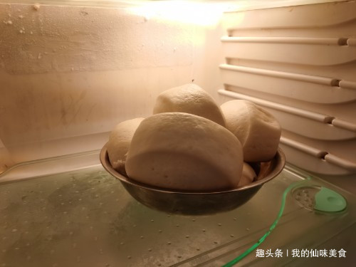 夏天馒头直接放冰箱等于吃“毒”，教你保存小妙招，放两月不变质