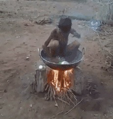 |搞笑GIF段子:这下好了姑娘回去有理由解释了