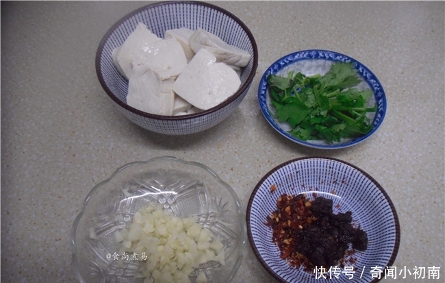 开胃|常给老人和孩子做此菜,开胃不上火,营养又健康,拌饭吃特香