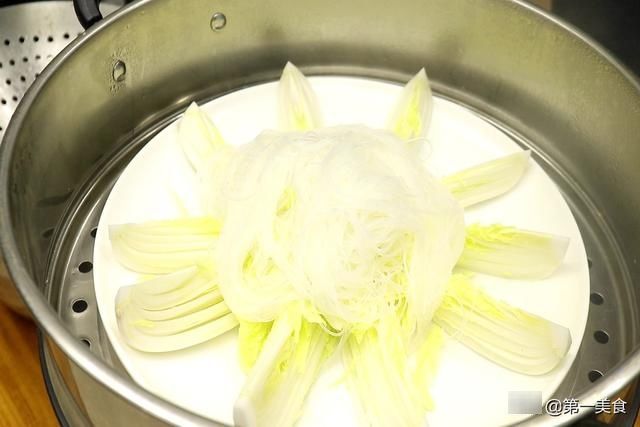 年夜饭开运菜——“蒸蒸日上”！2种食材、2步搞定，红火还漂亮