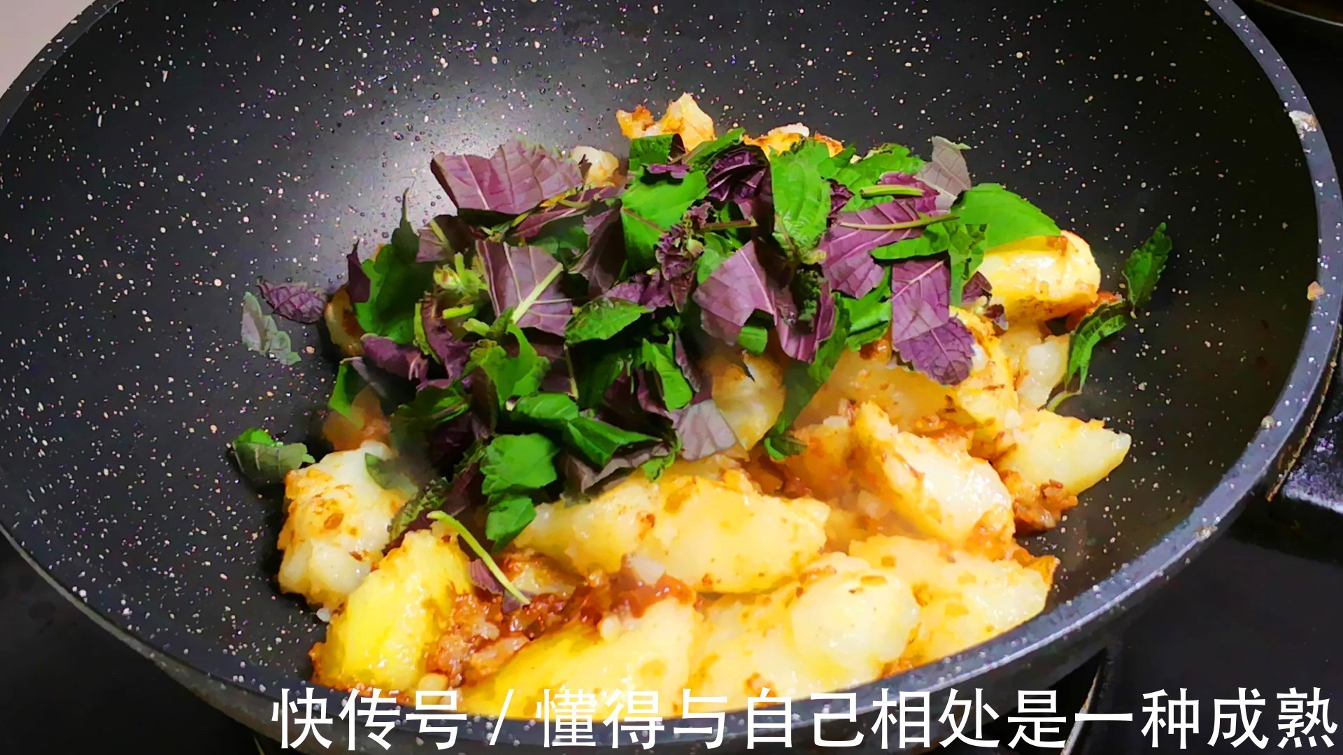 蒸土豆|入秋后,大鱼大肉靠边站,多吃此菜,才2块一斤,简单一做就特香