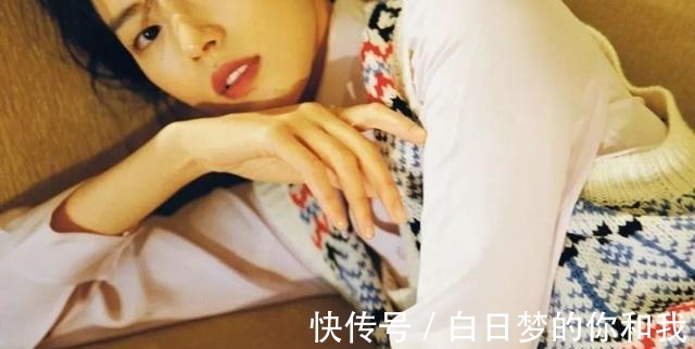高领 2021年流行这4件上衣!搭配半裙、裤子都可以,太好看了!