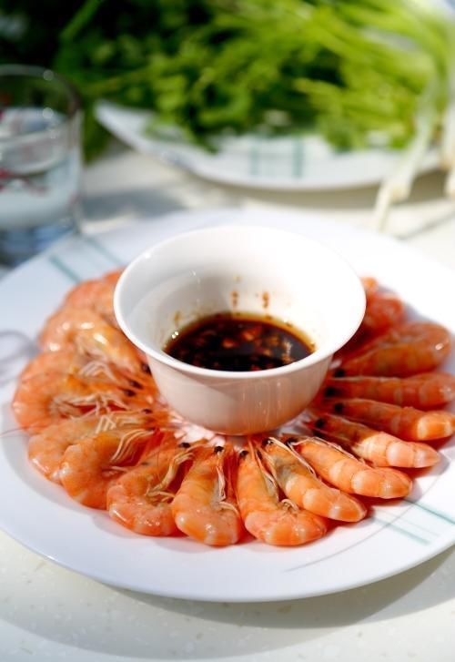 盐水虾|煮虾,到底是冷水下锅,还是热水?用错了水,难怪虾肉不鲜腥味重