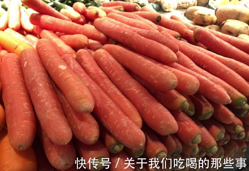 胡萝卜|买胡萝卜,带泥和不带泥哪种好?菜农从不吃这种,很多人却喜欢买