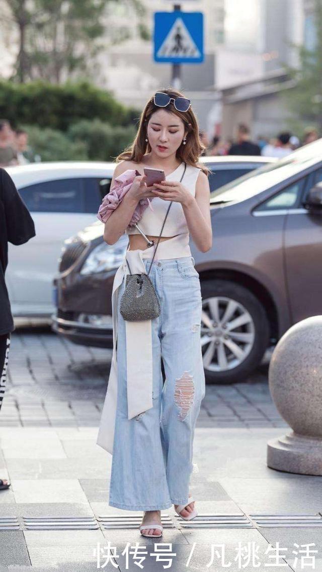 时尚|看到美女姐姐这样的穿着打扮,让再次点燃青春的烈焰