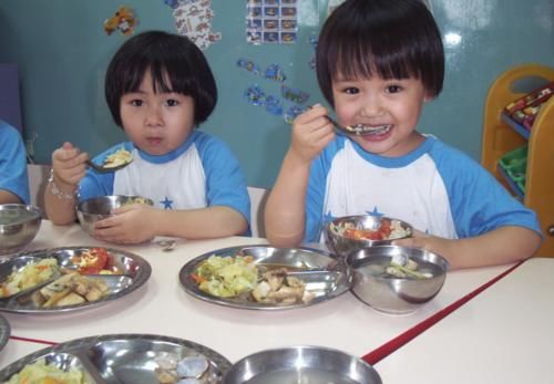 玩具|为什么幼儿园不让孩子自己带零食？家长了解原因后，就能理解了