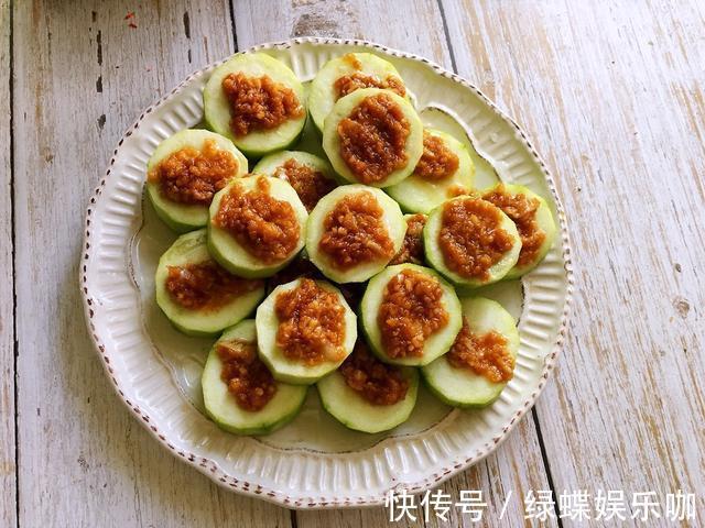蒜蓉爆香|丝瓜这样吃,简单好做,蒸一蒸原汁原味,味道鲜美