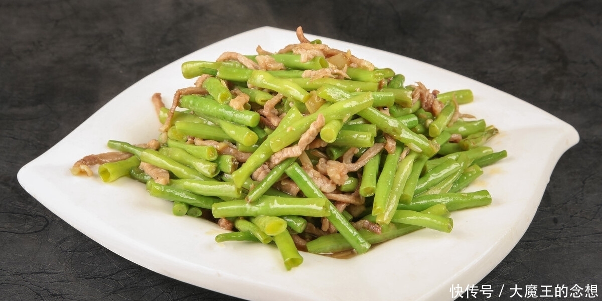 豇豆炒肉，不仅解馋，还特别下饭，家人特别爱吃！